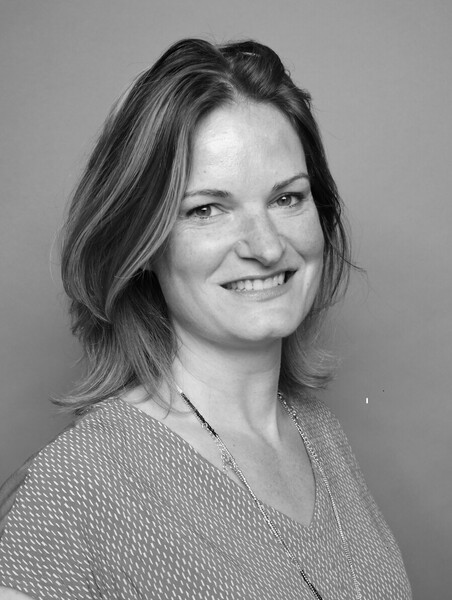 Gloria headshot.jpg