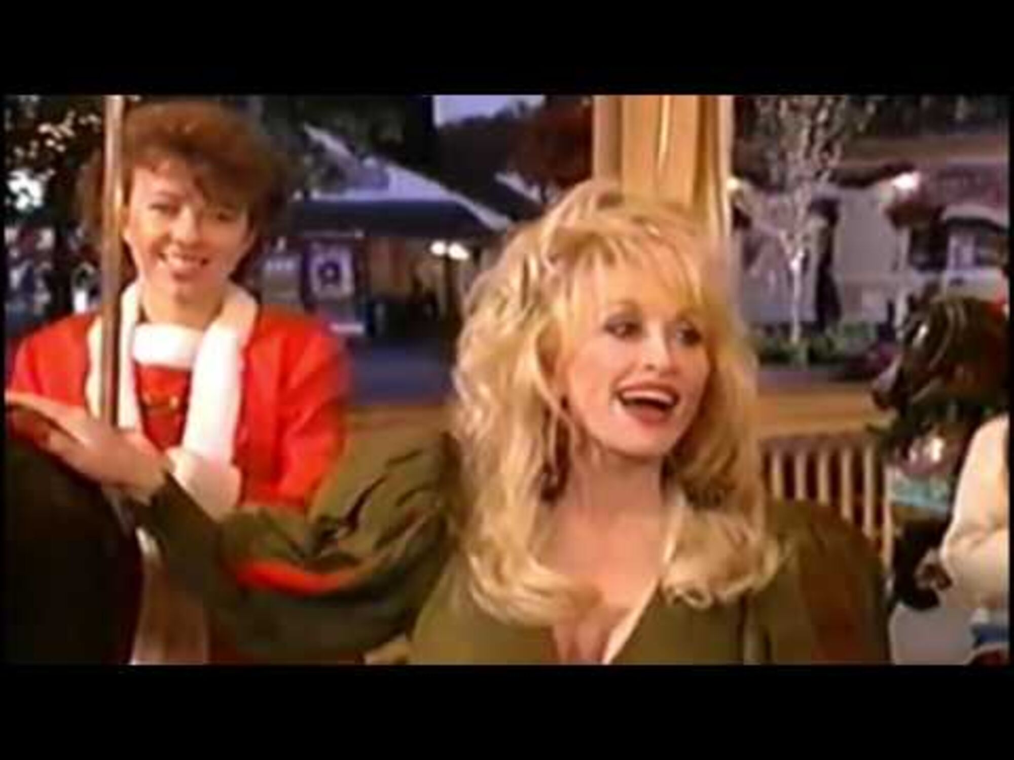 Dolly Parton - Santa Claus is coming to town