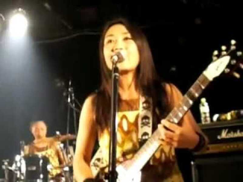 Shonen Knife "Space Christmas"